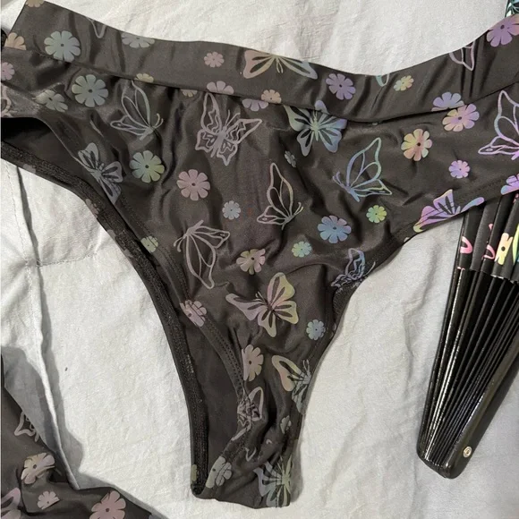 iHeartRaves Black Holographic Set with Multicolor Butterfly Design - Picture 3 of 6